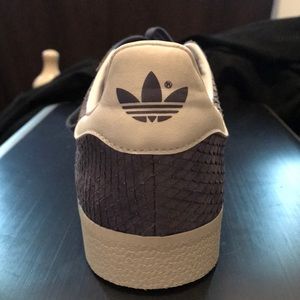 Adidas gazelle light purple size 8